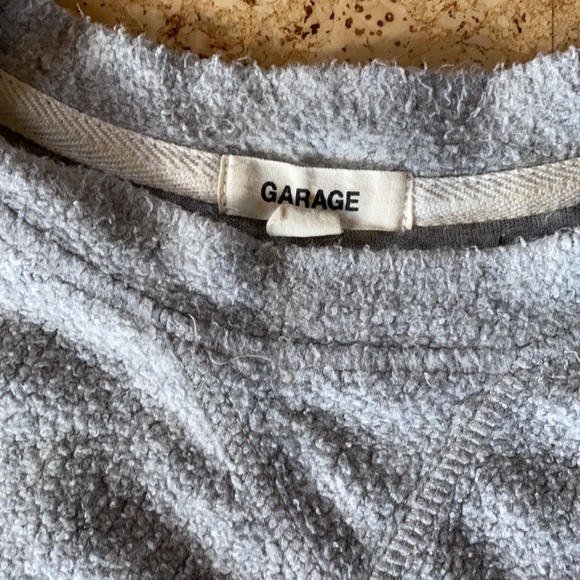 Garage size small oversized sweater - Picture 3 of 6